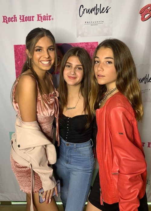 Clementine Lea Spieser as seen in a picture with her friends Roselie and 𝙻𝚊𝚗𝚍𝚛𝚢 𝙺𝚒𝚛𝚔 in Sherman Oaks, California in March 2020