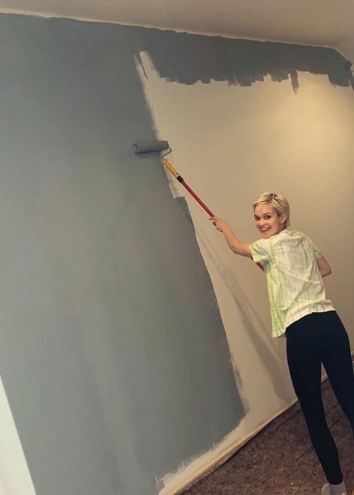 Emilia Schüle as seen in a picture taken while she painted the walls of her home in during the lockdown due to Covid-19 in May 2020