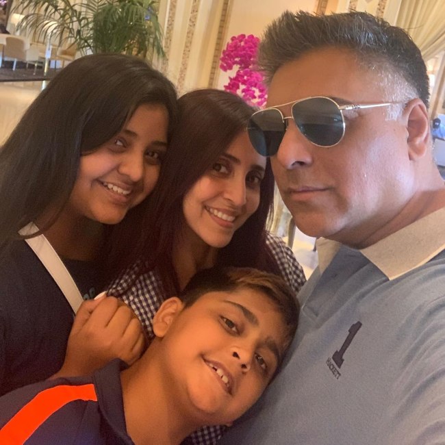 Gautami Kapoor with her family in 2019