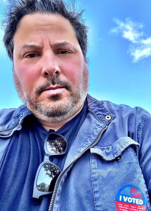 Greg Grunberg in an Instagram selfie from March 2020