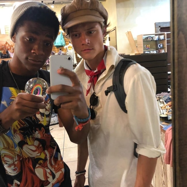 Jonathan Daviss with his brother in August 2019