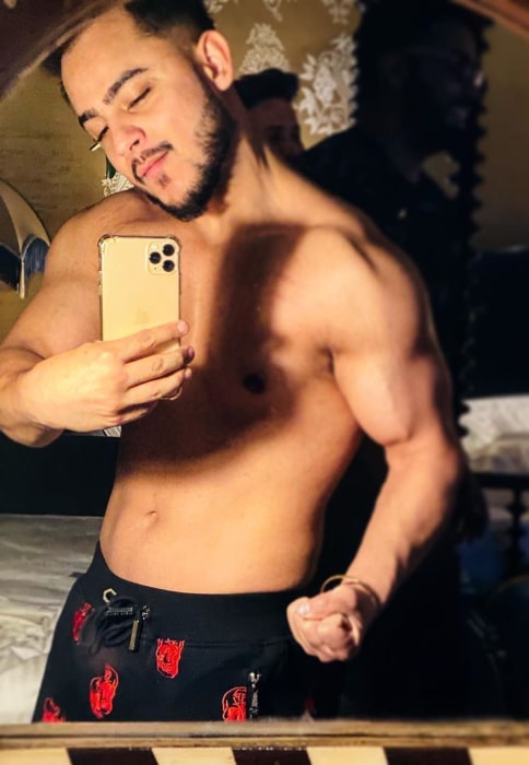 Millind Gaba as seen while taking a mirror selfie in November 2019