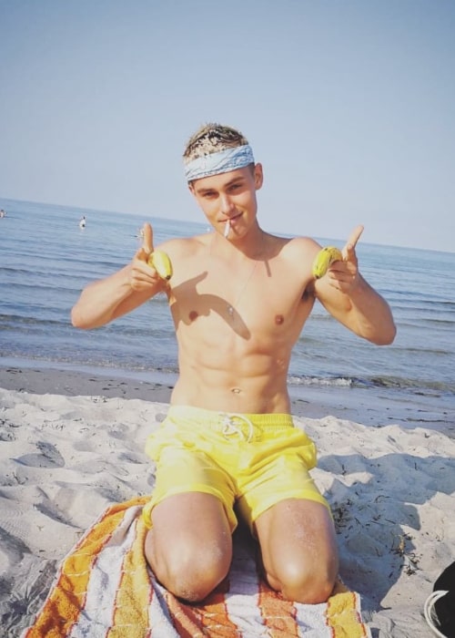Otto Seppäläinen as seen in a shirtless picture taken at the beach in July 2018