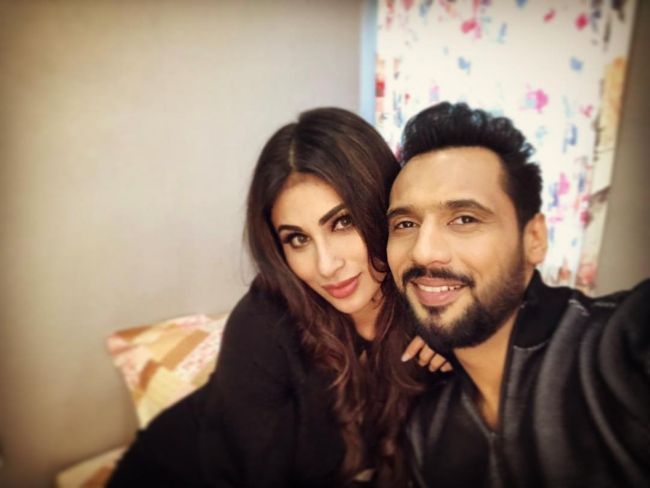 Punit Pathak taking a selfie with Mouni Roy