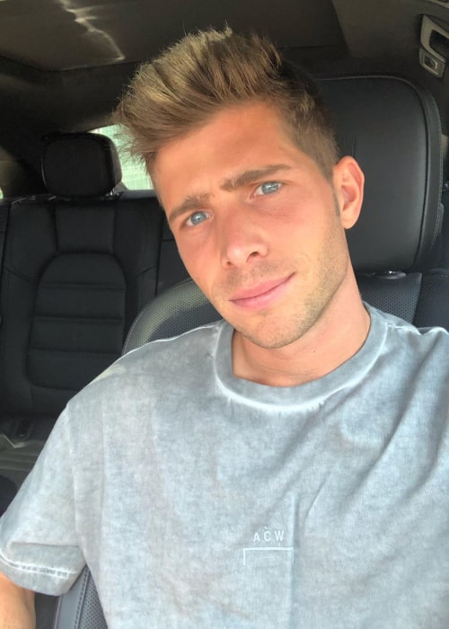 Sergi Roberto in an Instagram selfie from August 2019