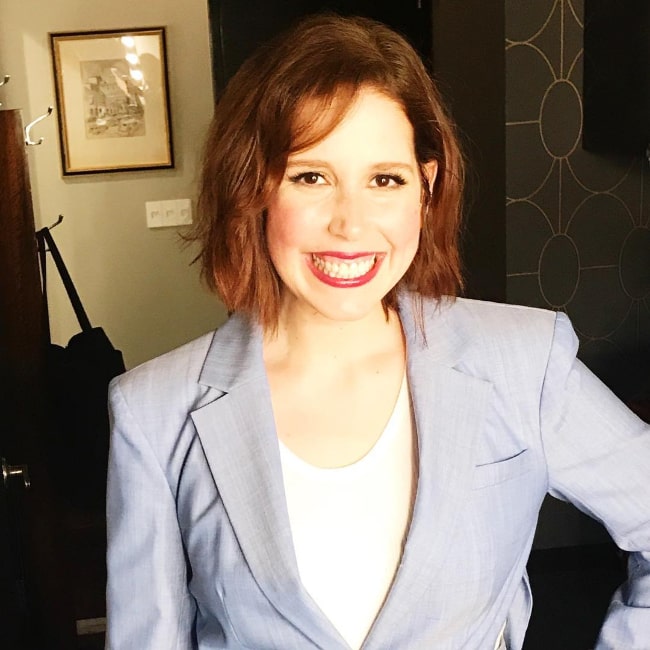 Vanessa Bayer as seen while smiling for a picture in March 2018