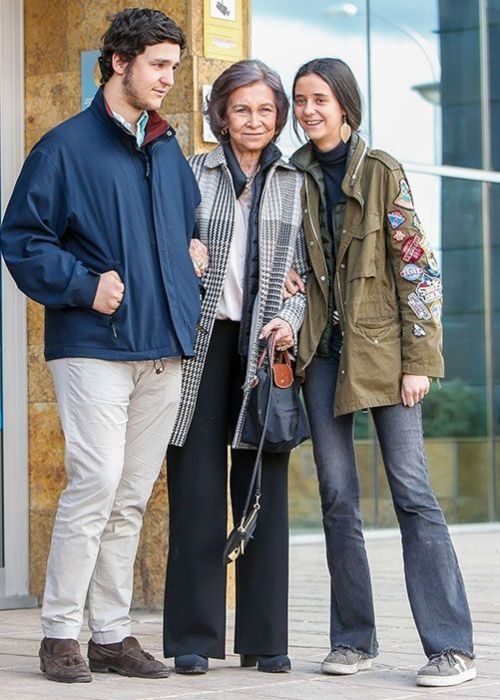 Victoria seen with her grandmother and brother Felipe in 2018