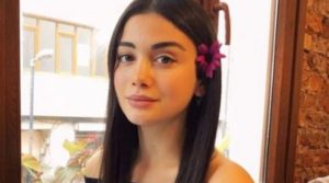 Özge Yağız