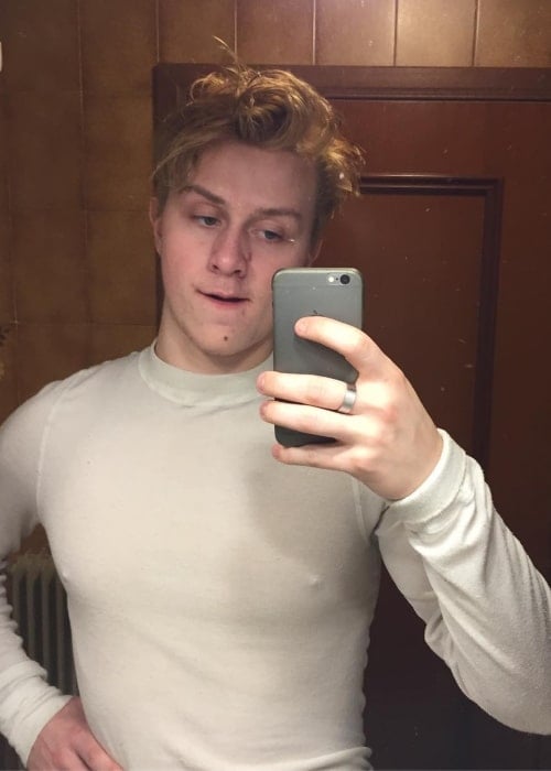 Alex Holtti sharing his selfie in January 2018