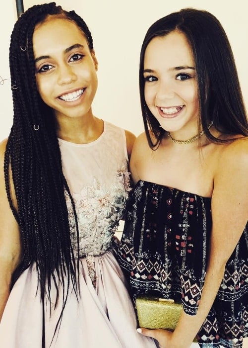 Alexa Nisenson (Right) as seen while smiling in a picture alongside Asia Monet Ray