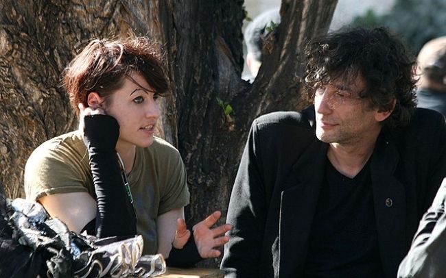 Amanda and Neil Gaiman seen together during an interview for ORF radio in 2011