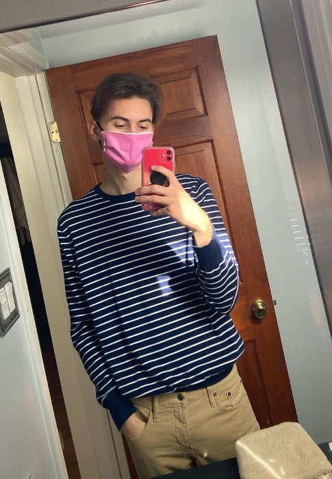 Ant Saunders as seen while taking a mirror selfie in March 2020