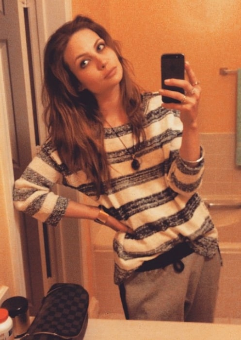 Daveigh Chase sharing her selfie in May 2015