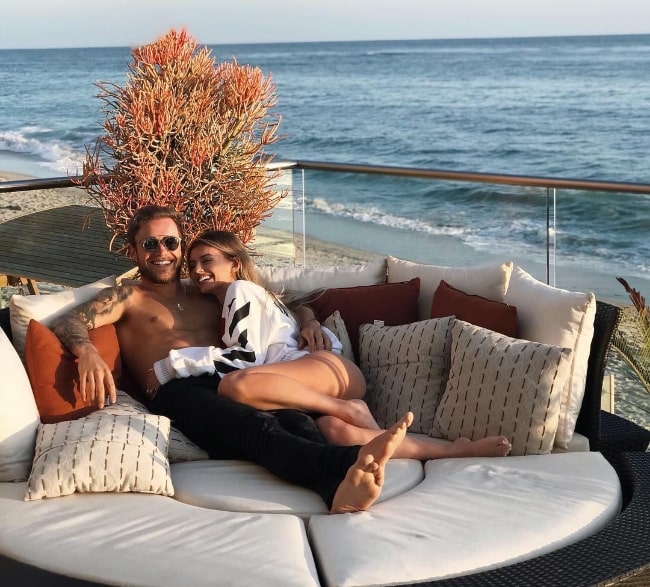 Eliana Jones as seen while hanging out with Chase De Leo at Laguna Beach in Orange County, California in May 2018