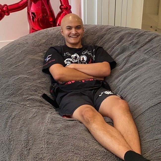 FaZe Jarvis as seen in a picture taken while sporting a bald look in May 2020