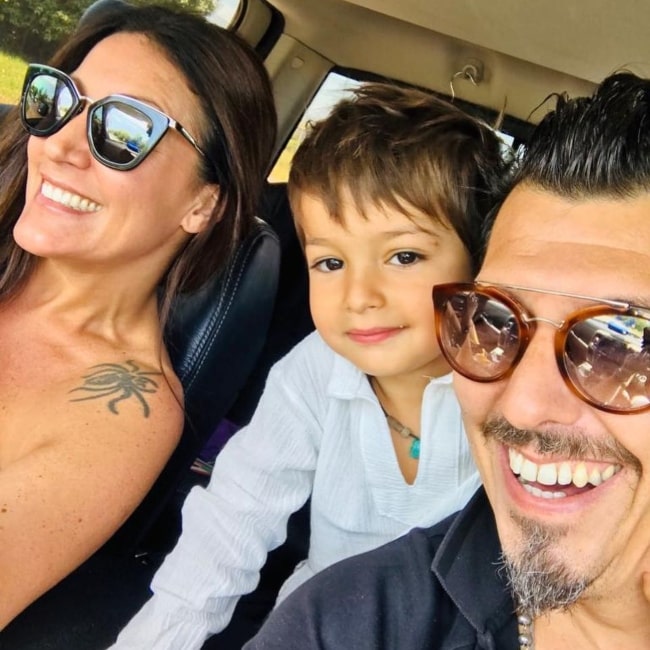 Gastón Mazzacane as seen in a selfie taken with his beau Constanza Colubri and son Renato in Concepción del Uruguay in December 2018