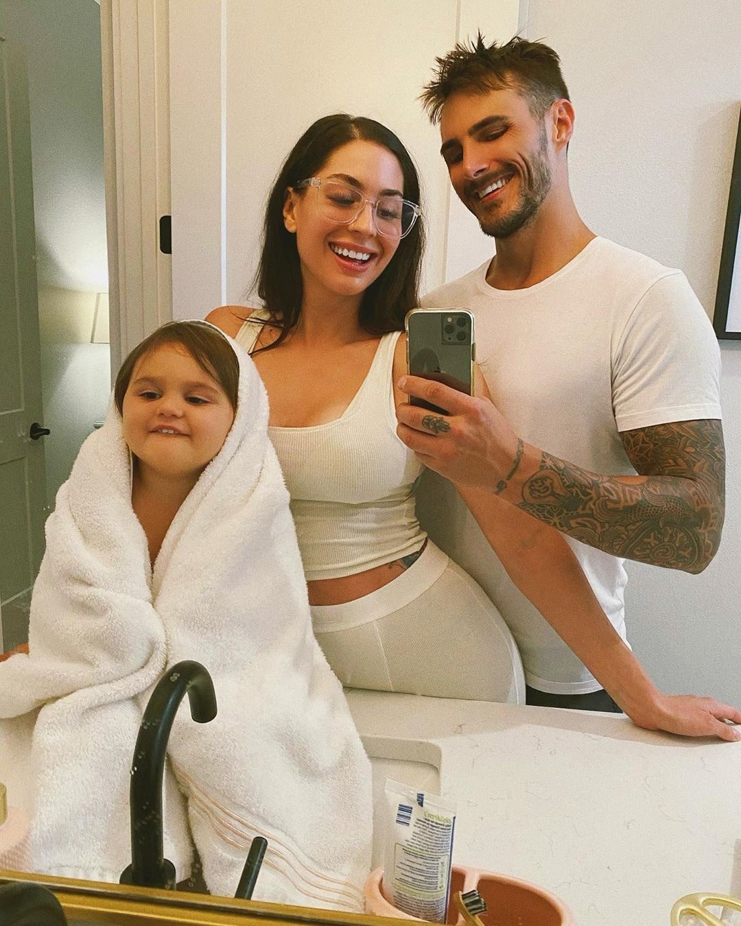 Hope Howard as seen in a selfie taken with her husband Cody Hook and her daughter Isabel Howard in May 2020