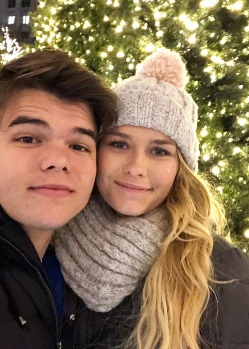IamSanna as seen in a selfie taken with her boyfriend YouTuber Jelly in December 2018