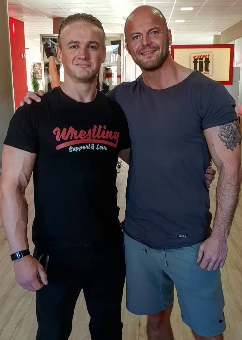 Ilja Dragunov (Left) posing for a picture along with Stefan Lasch in January 2020