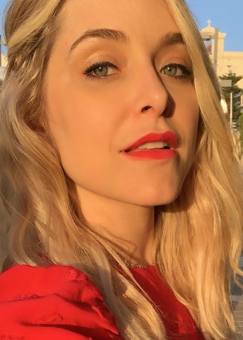 Jenny Mollen in an Instagram selfie as seen in May 2019