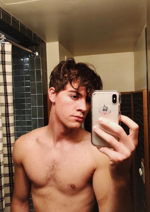 Jordan Doww sharing his candid selfie in December 2018
