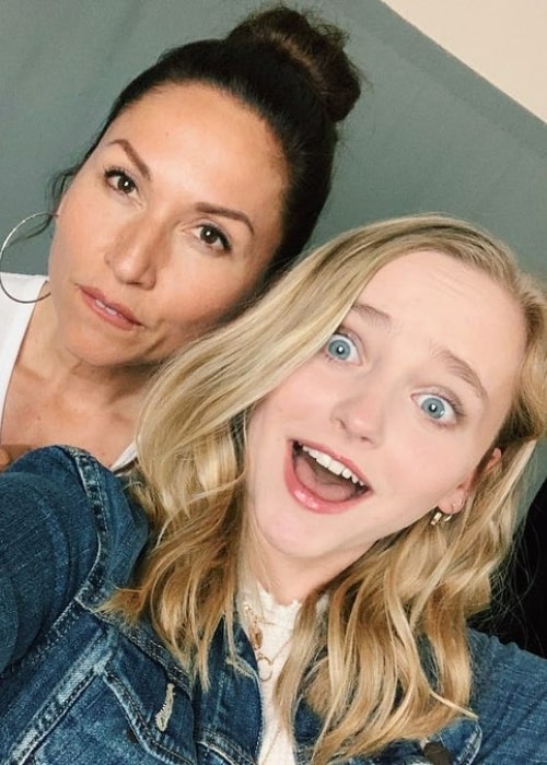 Madison Wolfe in a selfie taken with actress Nicole Barre at Launch Model & Talent in Metairie, Louisiana in May 2019