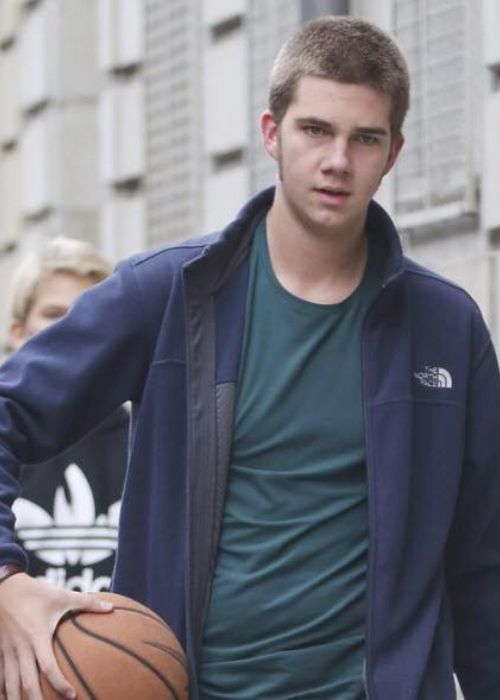 juan valentin urdangarin y borbon height weight age family facts