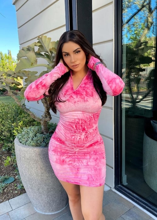Nazanin Kavari as seen while posing for the camera in May 2020