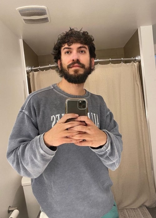 Robert Lopez as seen in a selfie taken while sporting a thick beard in May 2020