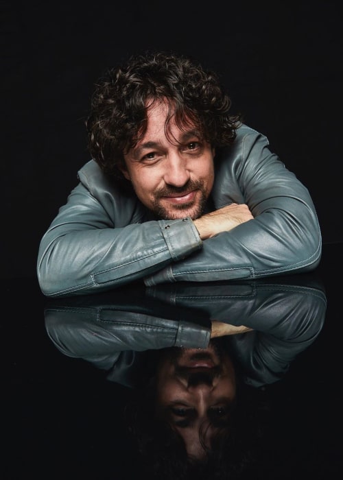 Photo de Thomas Ian Nicholas avec un hauteur de 170 cm et à l’age de 44 en 2024