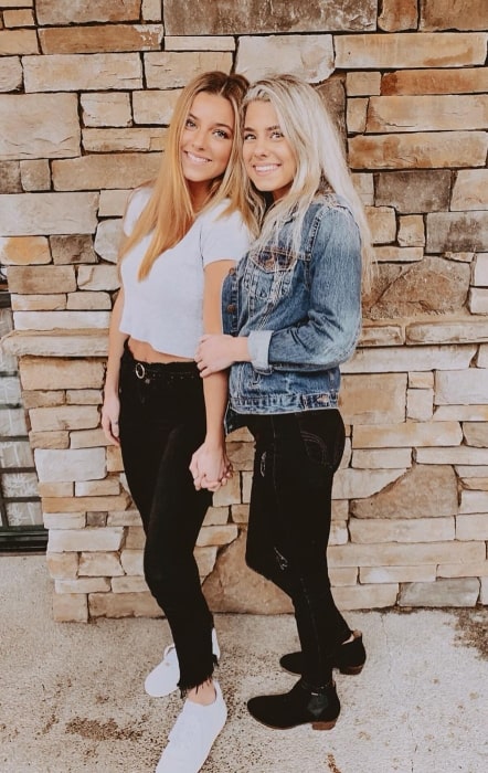 Adrienne Jane Davis (Left) as seen while smiling in a picture along with her sister Abi Brynn Davis