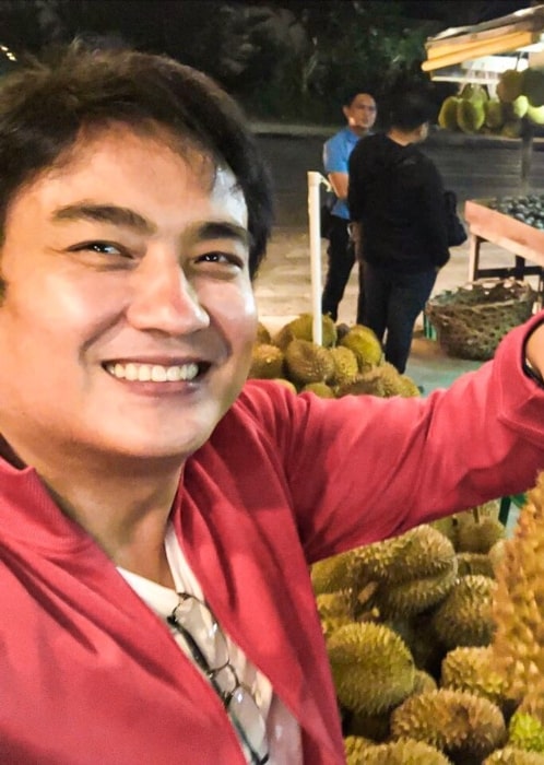 Bong Revilla in August 2019 thanking God while having a joyful time with his family