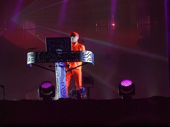 Chris Lowe performing at the 2014 Pori Jazz Festival in Finland