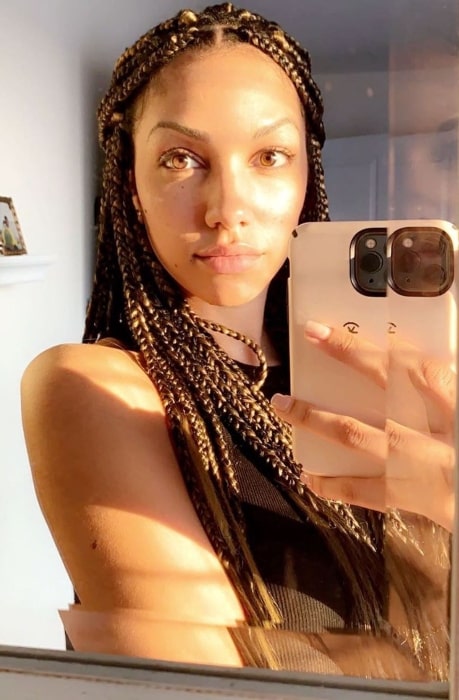 Corinne Foxx sharing her selfie in March 2020