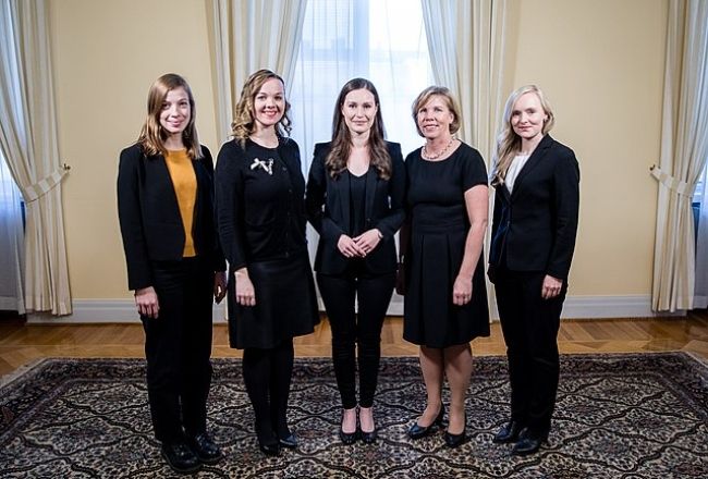 (From left to right) Li Andersson, Katri Kulmuni, Sanna Marin, Anna-Maja Henriksson, Maria Ohisalo