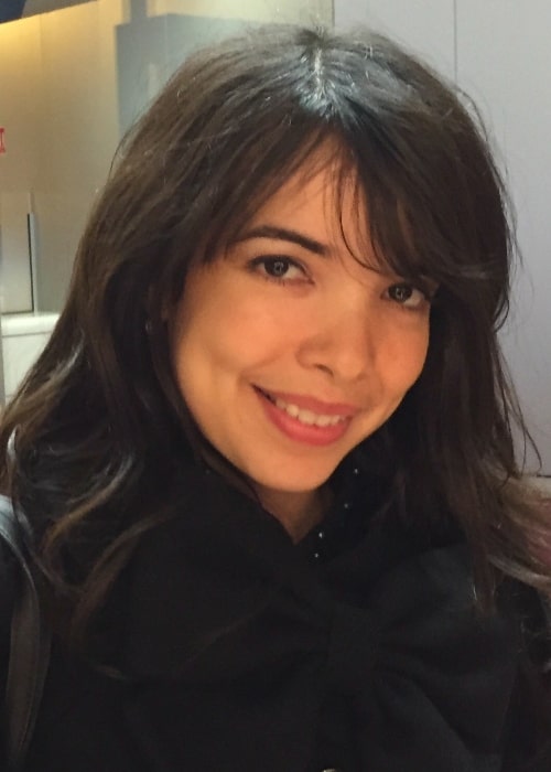 Indila as seen while smiling for a picture in December 2014