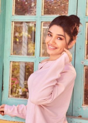 Krithi Shetty Height, Weight, Age, Boyfriend, Biography, Family, Facts