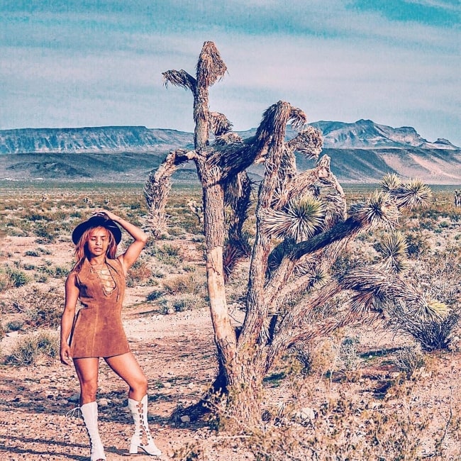 Melody Thornton enjoying the desert weather in June 2018