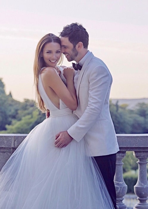 Ricki-Lee Coulter with her husband Richard in the past