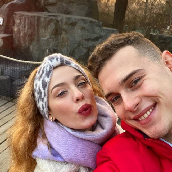 Adam Zdrojkowski as seen in a selfie that was taken with his beau Wiktoria Gąsiewska in January 2020