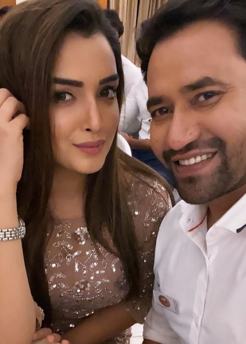 Amrapali Dubey as seen in a selfie along with Dinesh Lal Yadav