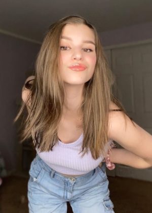 Brooke Monk Height, Weight, Age, Boyfriend, Facts, Biography