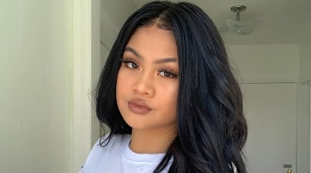 Carly Sarah Height, Weight, Age, Body Statistics