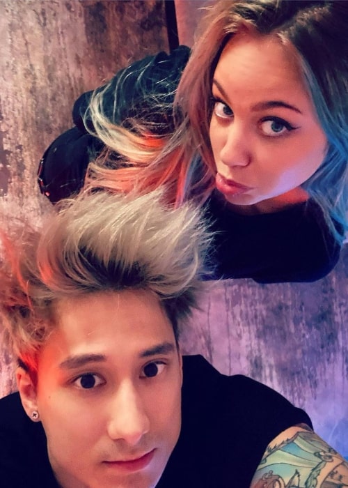 Enyadres in a selfie that was taken with Twitch star Julien Bam in March 2020