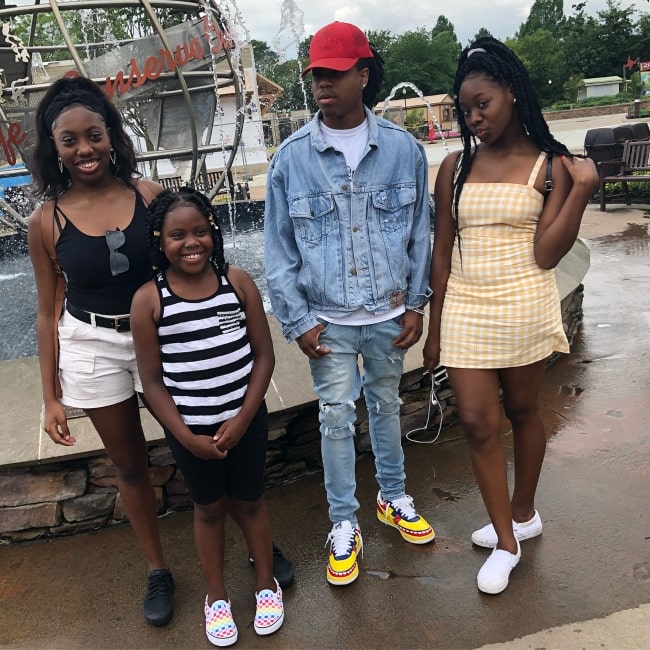 Jay Beard as seen in a picture taken with his sisters Dejah, Yanna, and Niyah Beard at the Columbus Zoo and Aquarium in June 2018