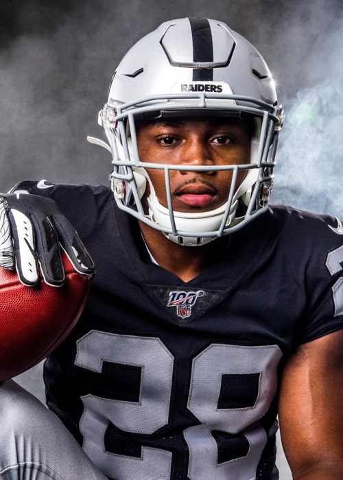 Josh Jacobs Height, Weight, Family, Girlfriend, Education, Biography