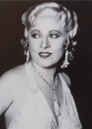 Mae West Height, Weight, Age, Boyfriend, Facts, Biography