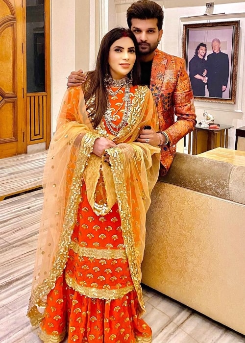 Mansi Sharma smiling for the camera alongside Yuvraaj Hans in February 2020