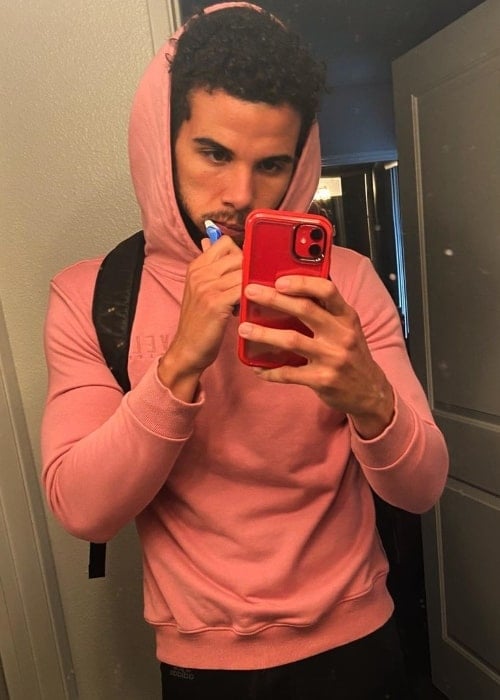 Mason Gooding as seen while taking a mirror selfie in April 2020