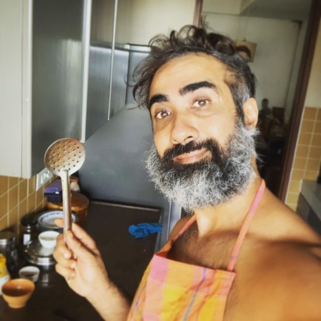 Ranvir Shorey as seen while taking a kitchen selfie in August 2020